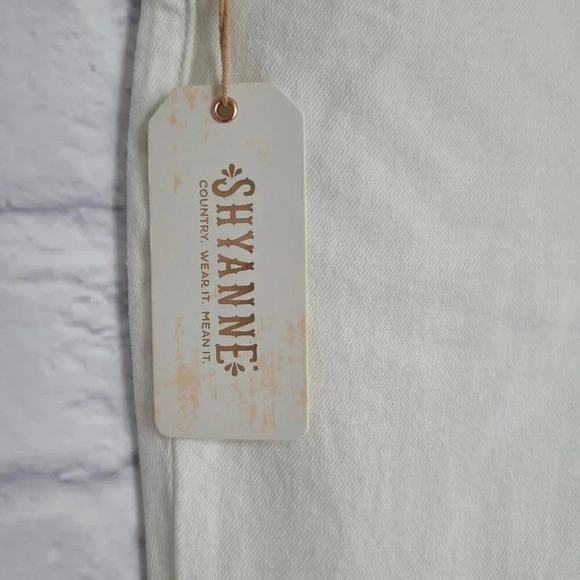 Shyanne Mid Rise Bootcut Jeans Women's 26 Off White Flare Western Cowgirl New - Picture 6 of 10